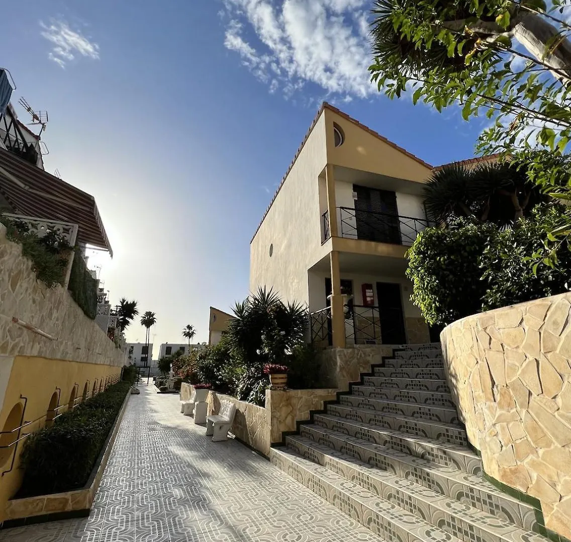 Apartment Patio Canario * Beach Escape / 2 Rooms, 2 Terraces & Pool Arona