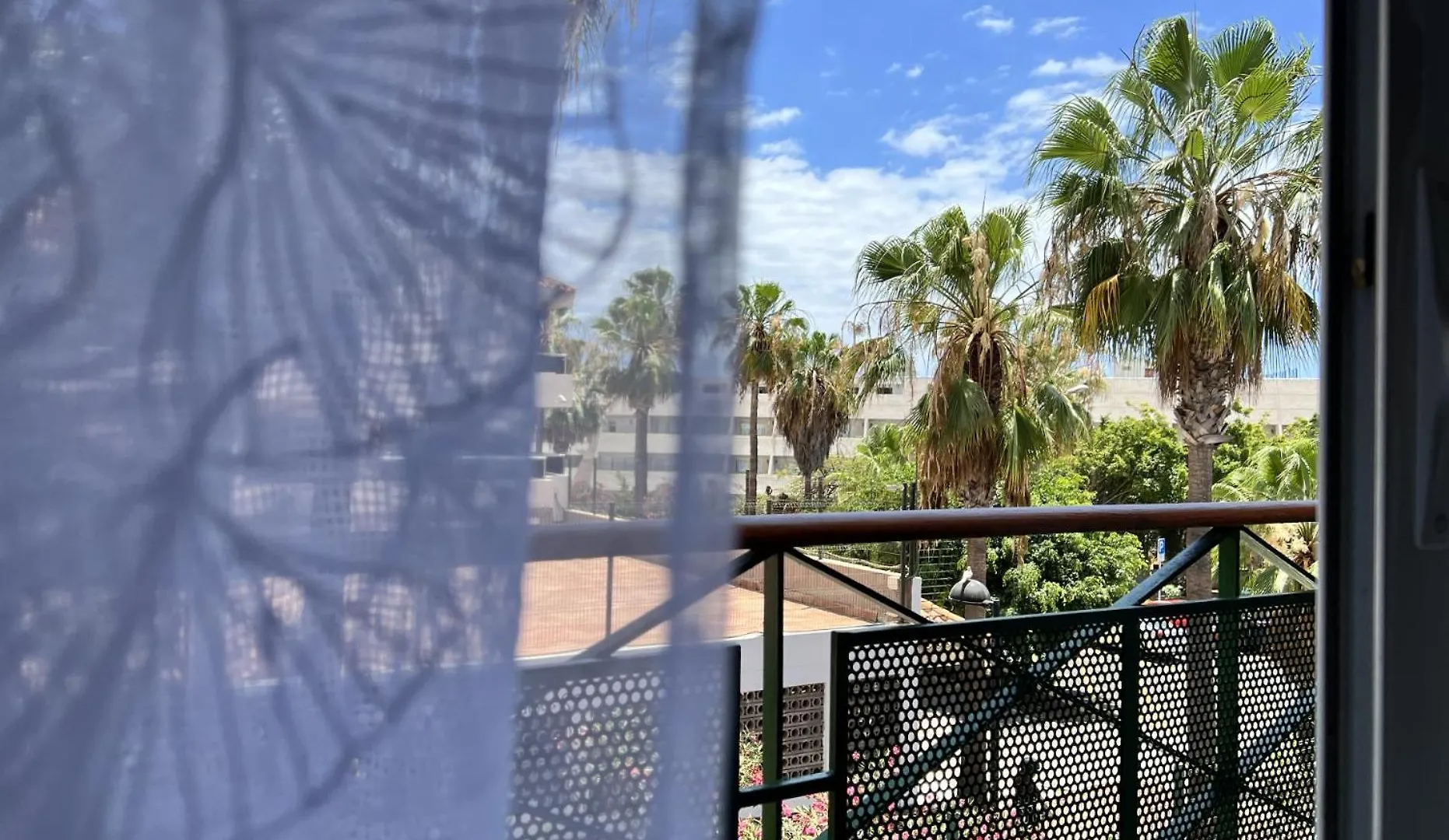 Apartment Patio Canario * Beach Escape / 2 Rooms, 2 Terraces & Pool Arona